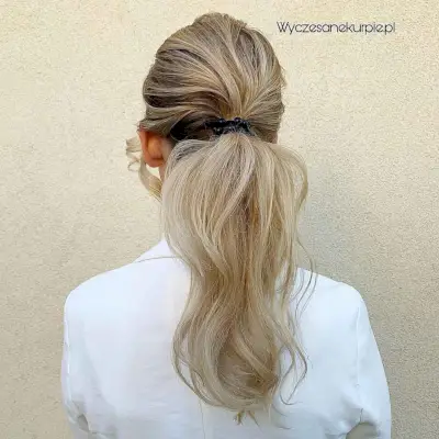 Textured Low Ponytail for Thin Hair