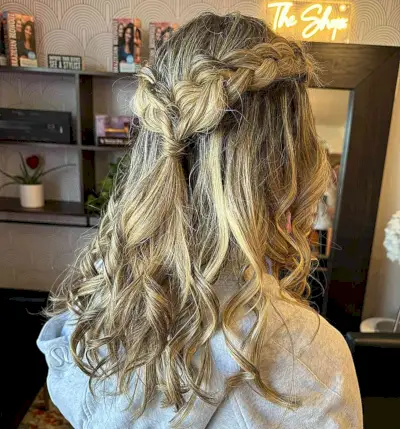 Easy Braided Half-Up with Medium Waves for Prom