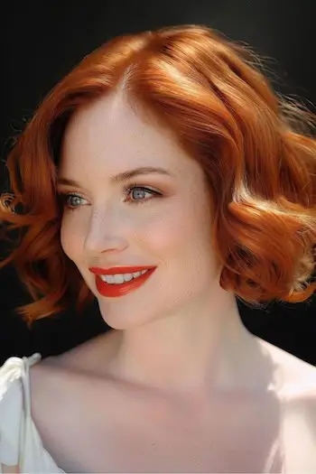 Valuri de cupru până la barbie.