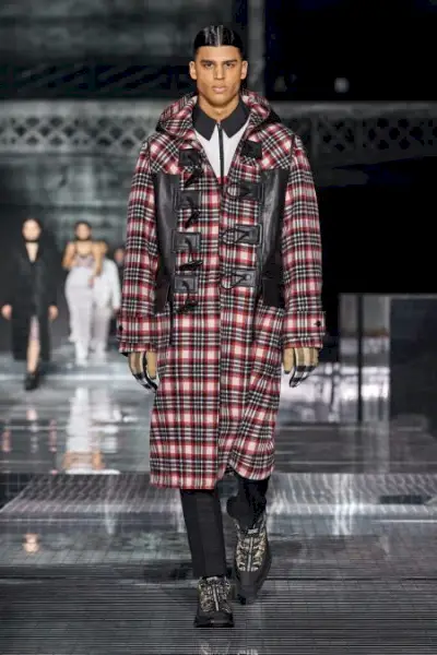 버버리 가을 겨울 2020 남성 컬렉션 런웨이 018