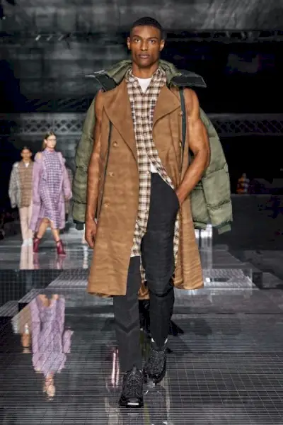 버버리 가을 겨울 2020 남성 컬렉션 런웨이 020