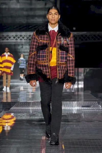 버버리 가을 겨울 2020 남성 컬렉션 런웨이 025