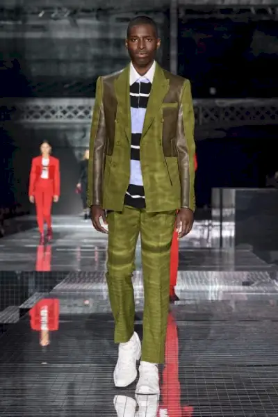 버버리 가을 겨울 2020 남성 컬렉션 런웨이 030