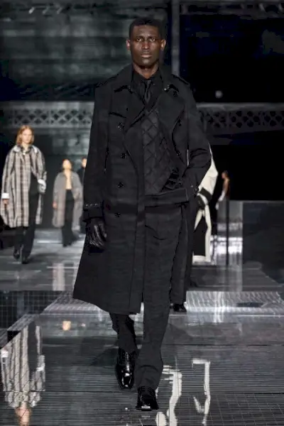 버버리 가을 겨울 2020 남성 컬렉션 런웨이 008