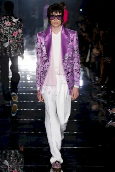 Toma Forda 2020. gada rudens ziemas vīriešu kolekcijas skrejceļa šovs 011