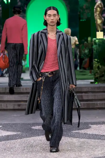 Versace kolekcija vīriešiem, pavasara vasara 2023 010