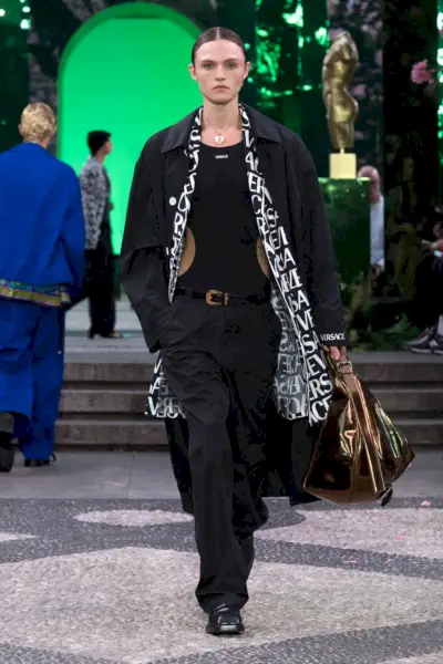 Versace kolekcija vīriešiem, pavasara vasara 2023 029