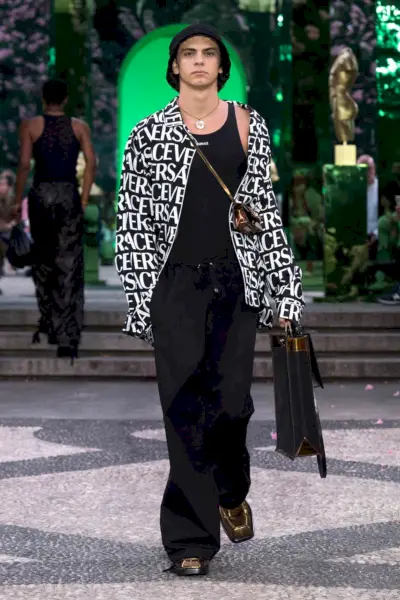 Versace kolekcija vīriešiem, pavasara vasara 2023 031