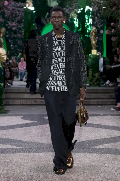 Versace kolekcija vīriešiem, pavasara vasara 2023 033