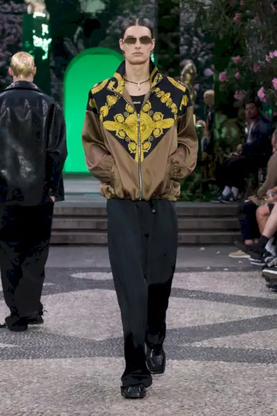 Versace kolekcija vīriešiem, pavasara vasara 2023 036