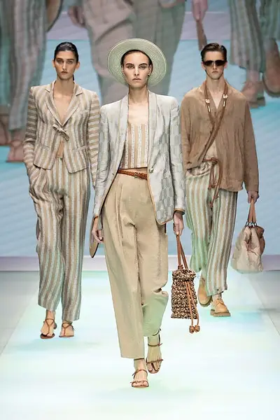 Emporio Armani Collection Homme Printemps Été 2022 030