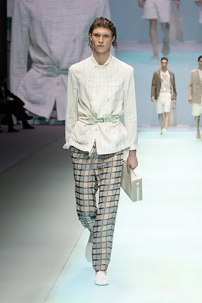 Emporio Armani Collection Homme Printemps Été 2022 018