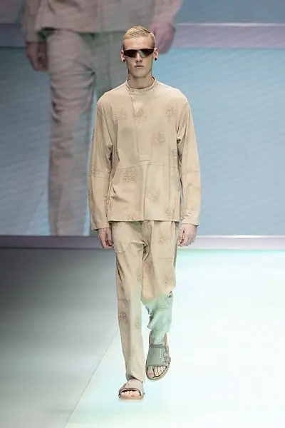 Emporio Armani Collection Homme Printemps Été 2022 008