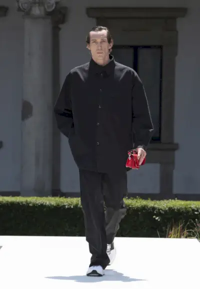 קולקציית אביב קיץ 2024 של ולנטינו גברים 044