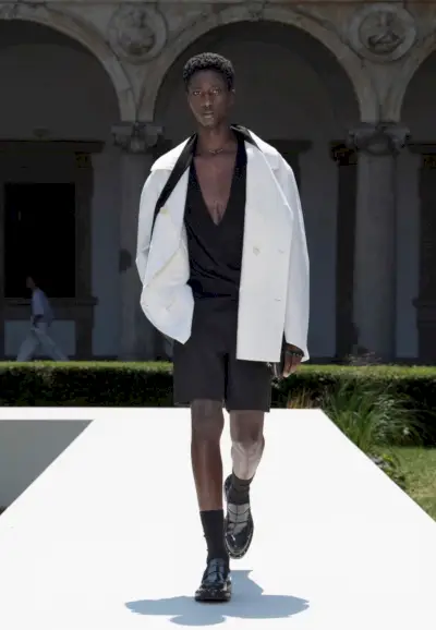 קולקציית אביב קיץ 2024 של ולנטינו גברים 046