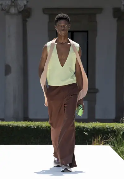 קולקציית אביב קיץ 2024 של ולנטינו גברים 051