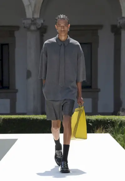 קולקציית אביב קיץ 2024 של ולנטינו לגברים 007
