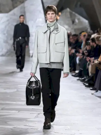 Hermes Men kolekcia jeseň zima 2023 Runway 003