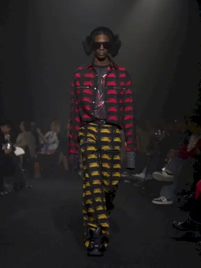 „Burberry Fall Winter 2023“ vyrų kolekcija 014