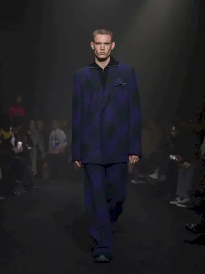 „Burberry Fall Winter 2023“ vyrų kolekcija 002