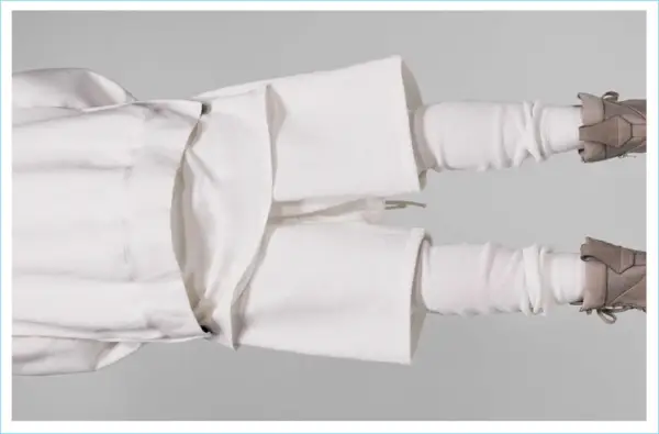 היכנס לאסתטיקה מודרנית של בגדי רחוב עם FOG Fear of God Essentials.