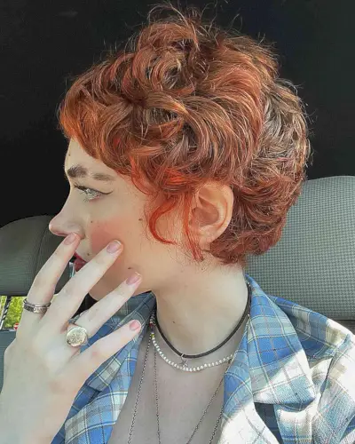 Copper Messy Waves for Dark-Rooted Wixie Cut
