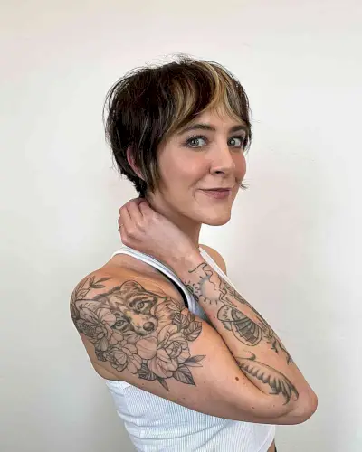 Winged Micro Bob with Highlighted Curtain Bangs