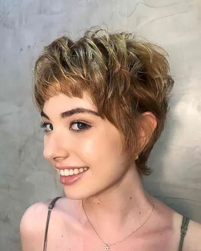 Winged Voluminous Crop with Caramel Blonde Hue for Longer Faces