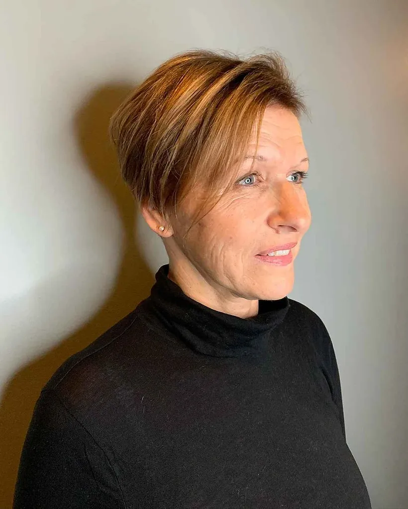 Laumiņa ar gariem sprādzieniem plānām, pieaugušām sievietēm' title=