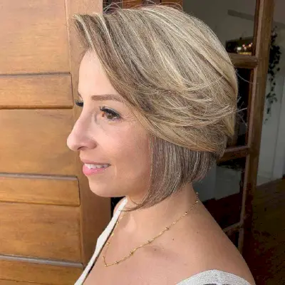 Feminine Feathered Bob for Straight Hair