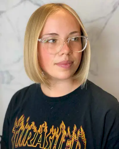 Short Lob for Women with Glasses