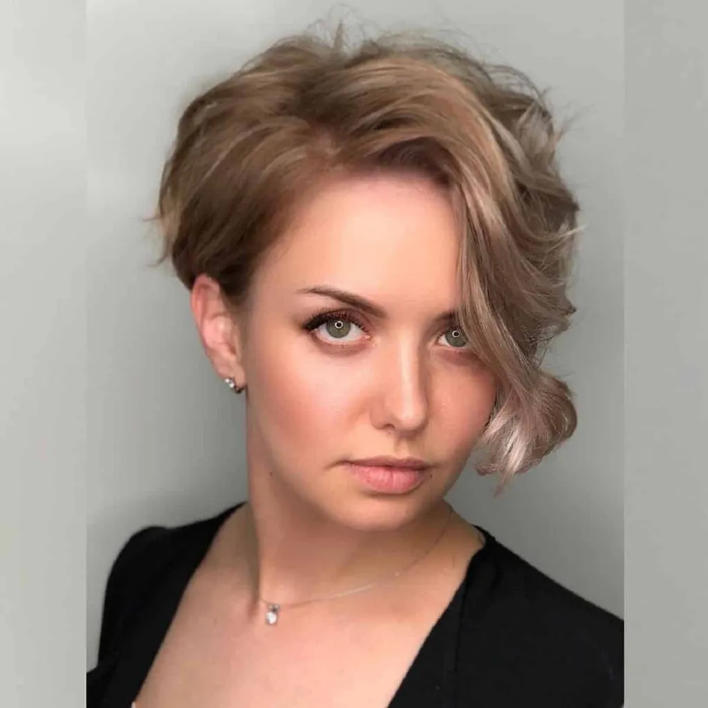 Textura ondulada femenina con longitud en la parte superior' title=