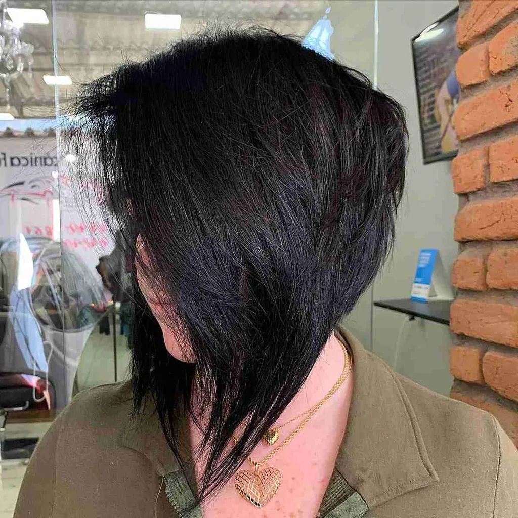 Dramatisks A-Line nemierīgs Bobs īsiem matiem' title=