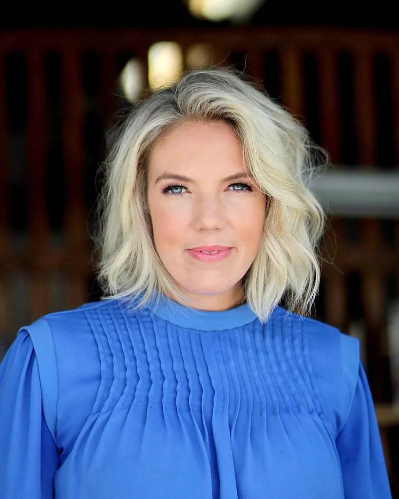 valuri de plajă pentru părul scurt peste noapte' title=