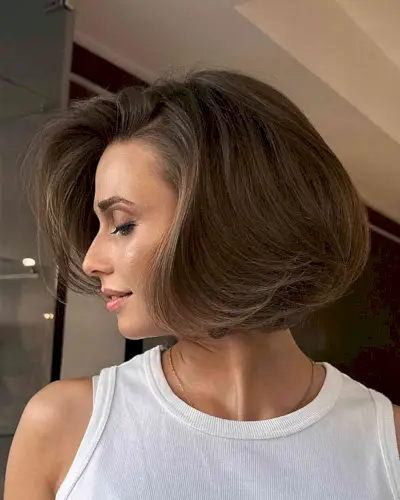 Side-Parted Thick Bubble Bob for Short Hair