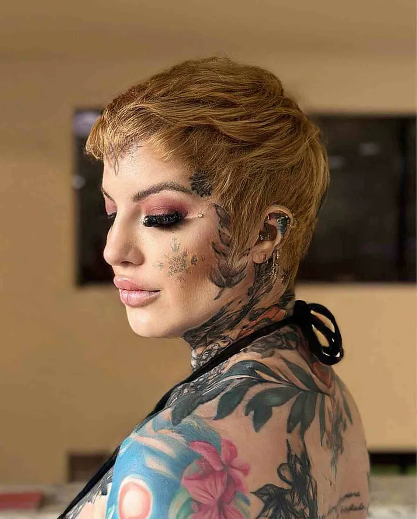 פיקסי חום זהוב בהשראת פאנק עם מרקם' title=