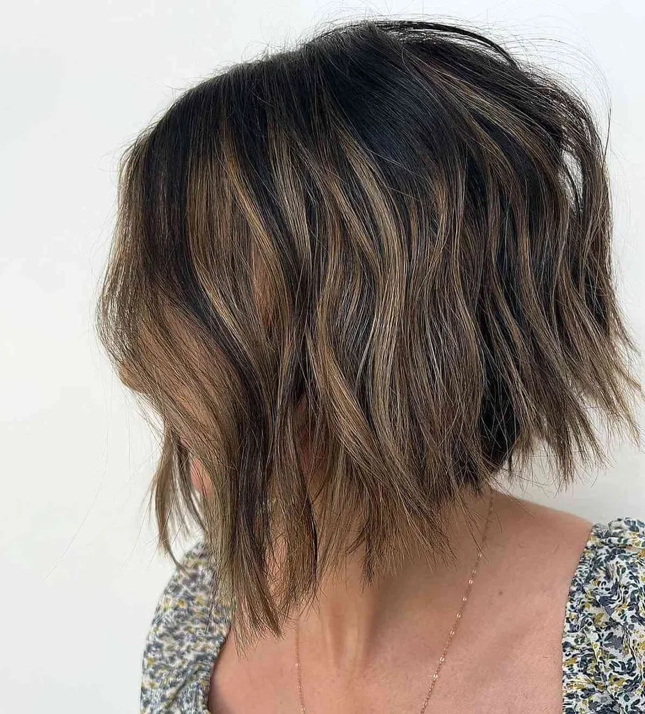 브라운 발라야쥬를 곁들인 입체적 단명 고르기 밥' title=