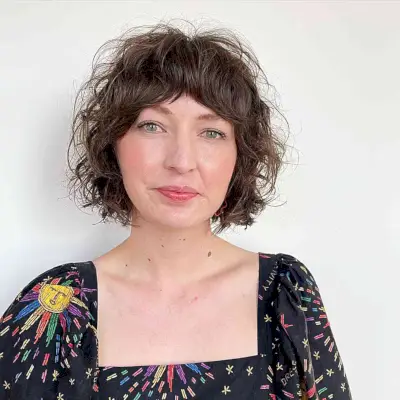 Jaw-Grazing Undone Shaggy Bob with Fringe