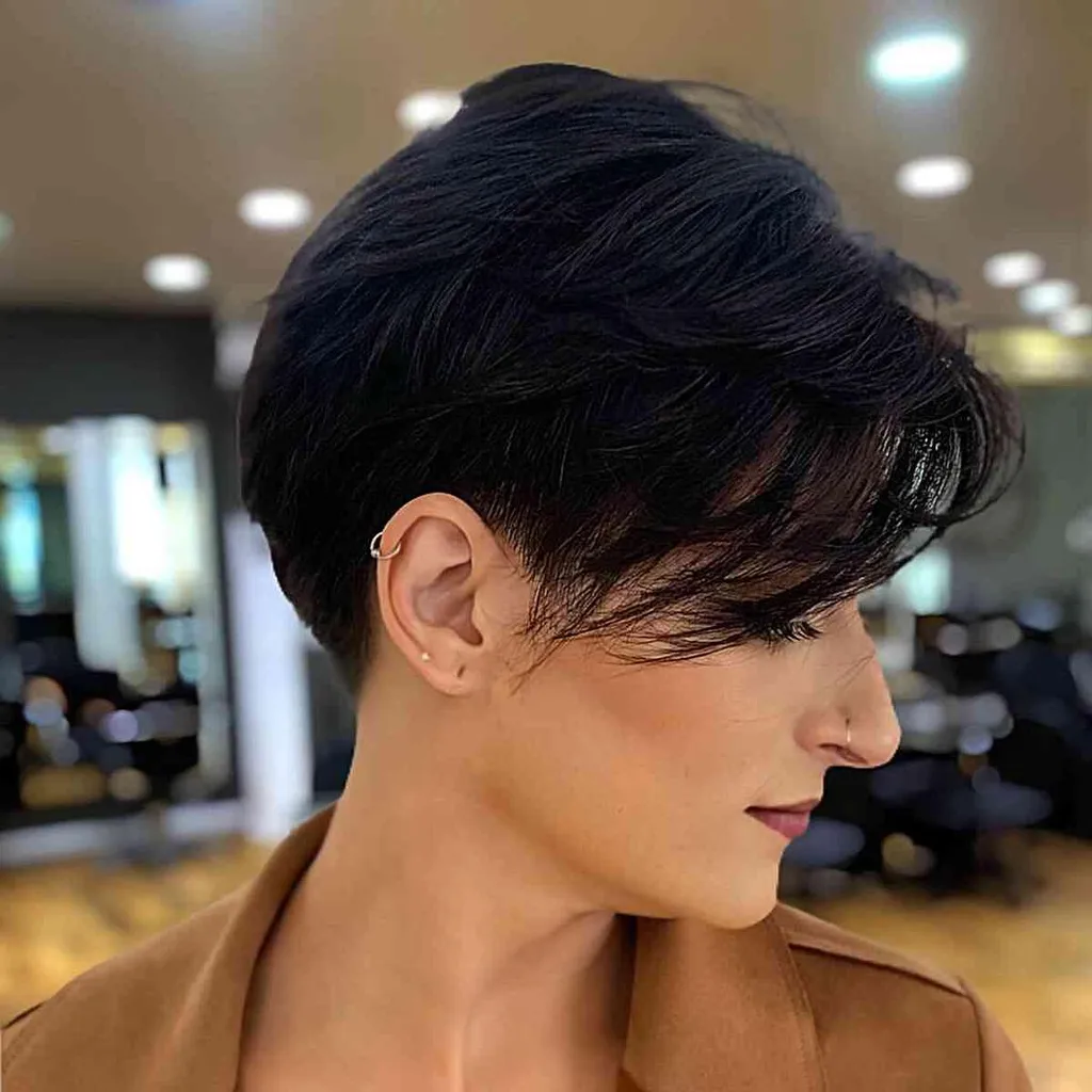 54 topp korte frisyrer for tykt hår for å bli mer håndterlig' title=