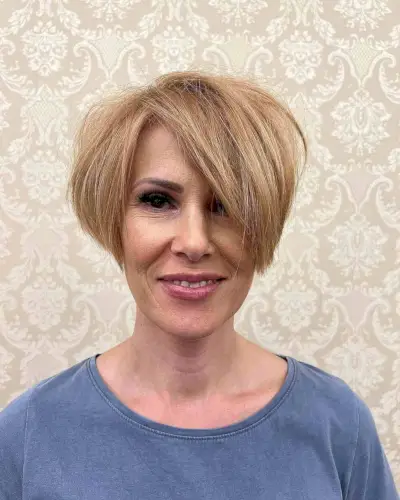 Ear-Length Straight Messy Bob with Long Bangs