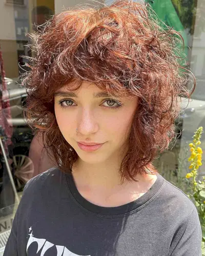 Fluffy Above the Shoulder Messy Textured Hair