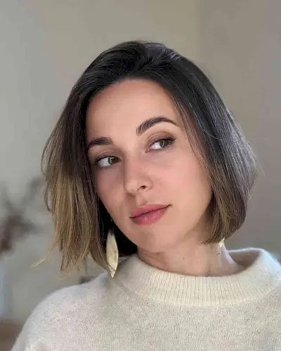 Neck-Grazing Soft Italian Bob