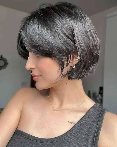 Short Jaw-Length Bob Cut for Very Dark Hair and for ladies with oval faces