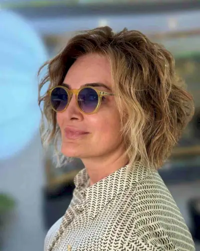 Short Messy and Rooted Choppy Bob Haircut