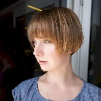 Adorable short choppy hair with bangs