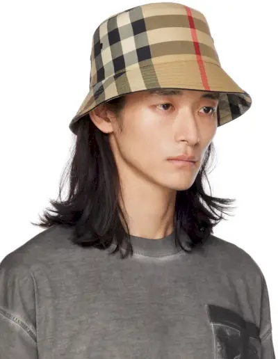 Burberry Chapeau bob beige à carreaux exagérés SSENSE France
