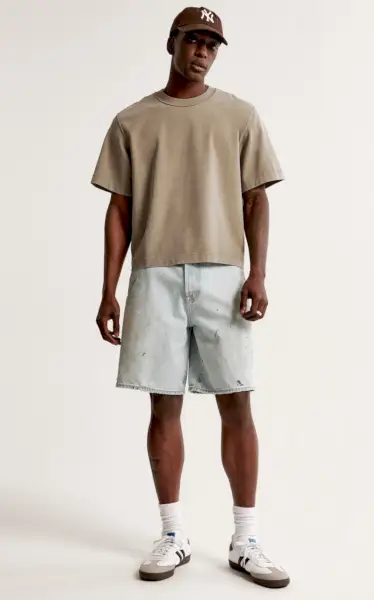 Casual outfit T-shirt jeansshorts