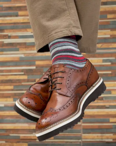 Smart Casual Dress Code Heren Brogues Gestreepte Sokken