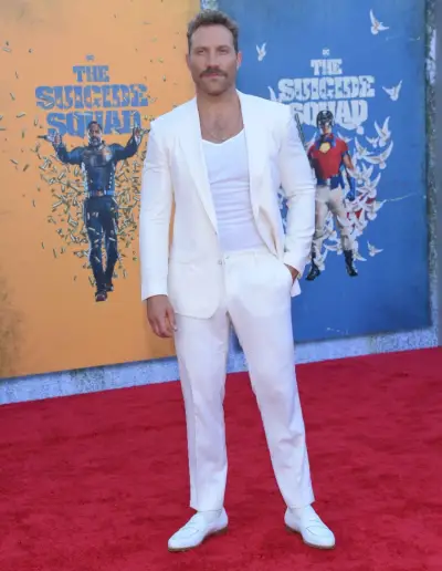 Jai Courtney Traje Blanco Hombre