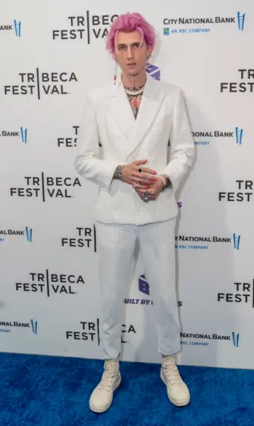 Machine Gun Kelly Traje Blanco Hombres